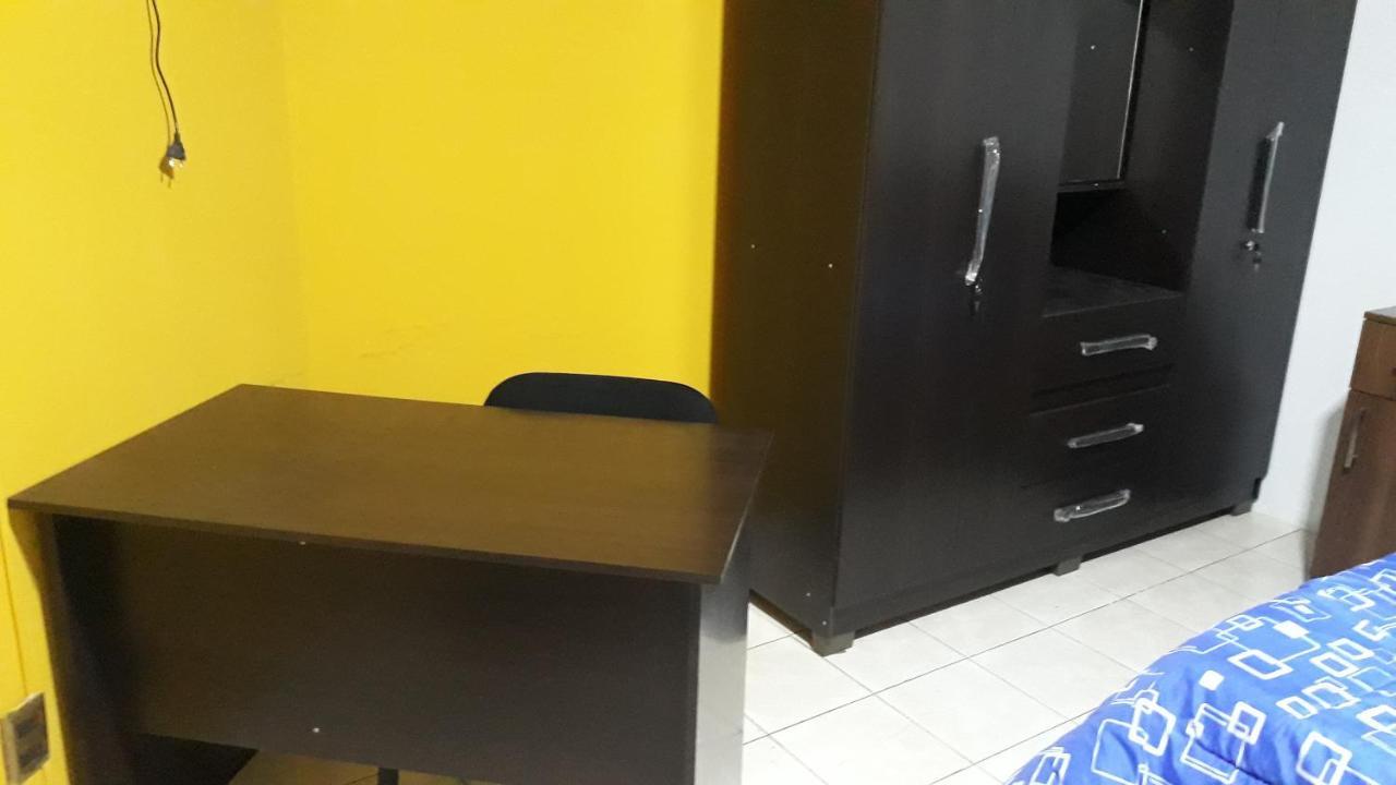 Hostal Urbano Tarija Esterno foto