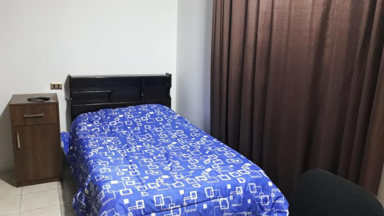 Hostal Urbano Tarija Esterno foto