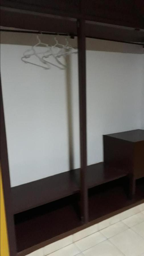 Hostal Urbano Tarija Esterno foto